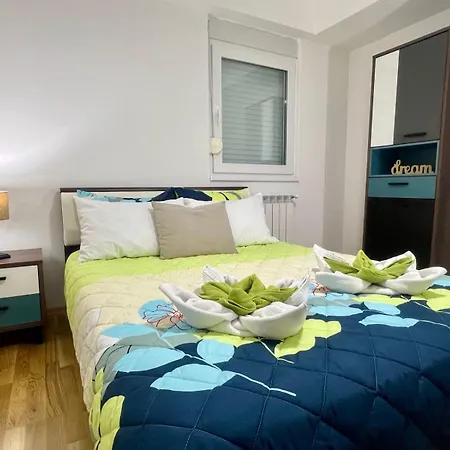Green Apartment Skopje Buitenkant foto