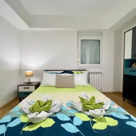 Green Apartment Skopje Buitenkant foto