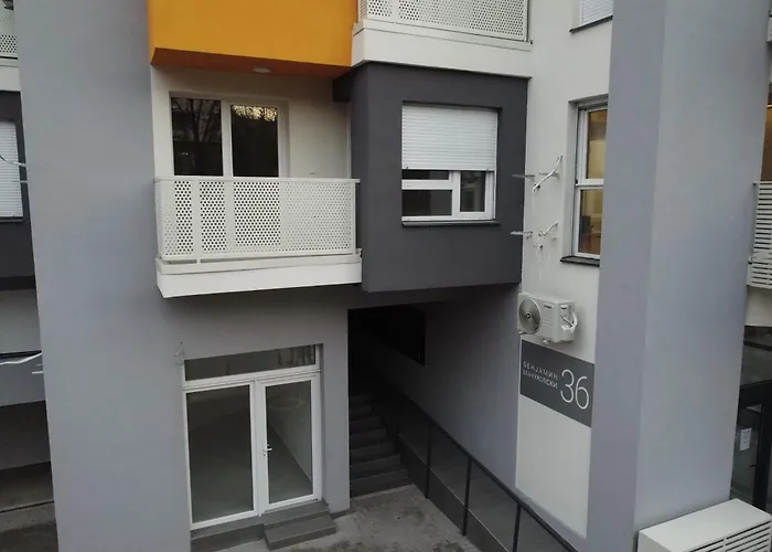 Green Apartment